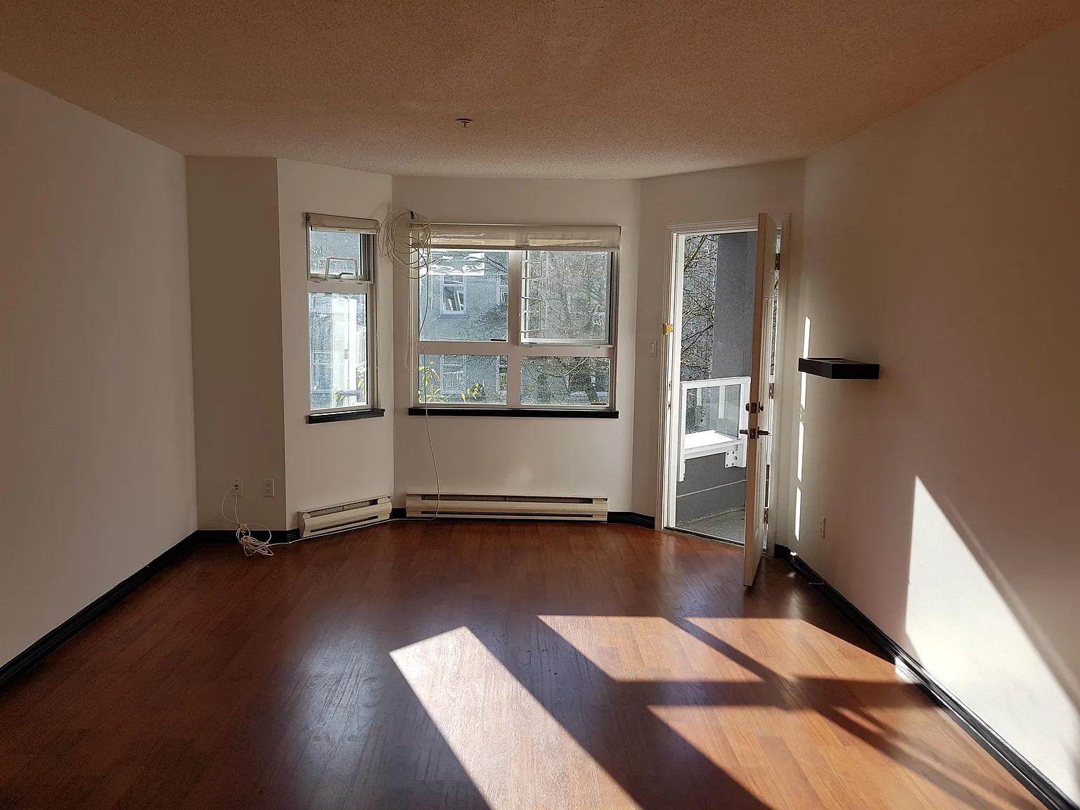 921 Thurlow St #302 photo 1
