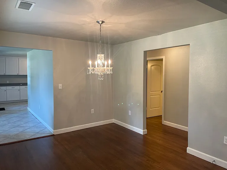 4073 Potomac Ave — Photo 9