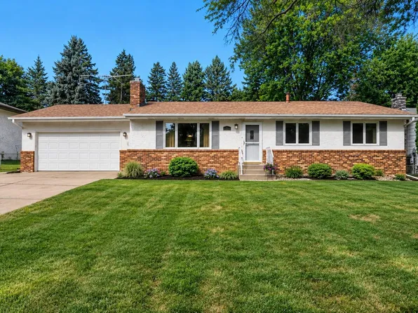 2981 Farrington Ave, Roseville, MN 55113