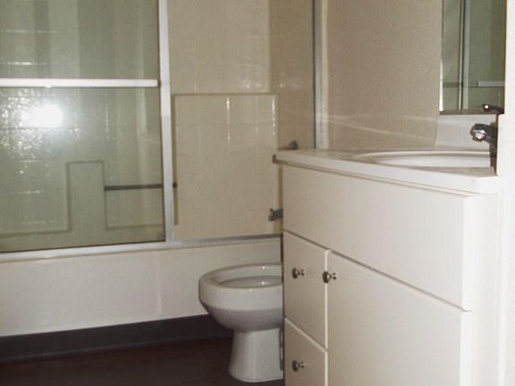 5th image of 760 E Route 66 APT 33