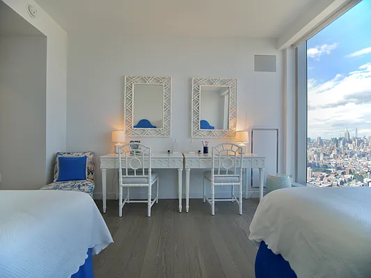 Rented by Extell Marketing Group LLC | media 38