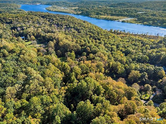 3rd image of 00 River Road