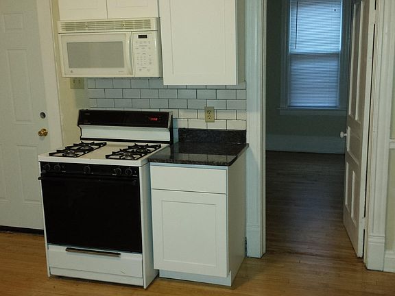 4th image of 3030 N Fratney St APT 3