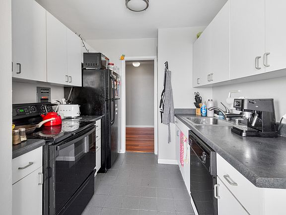 5th image of 3410 N Lake Shore Dr APT 14