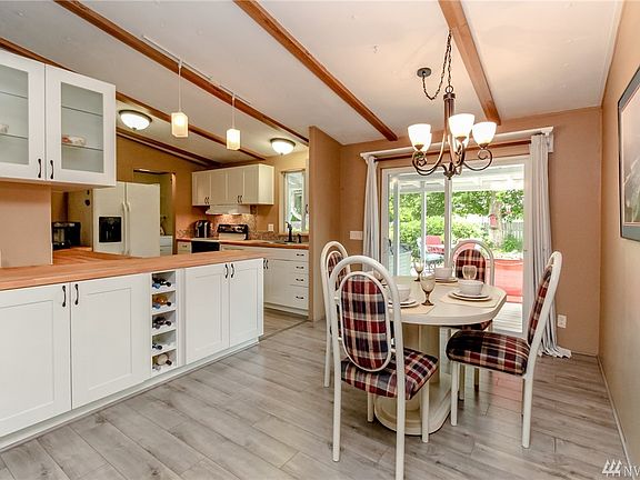 4th image of 11908 241st Avenue Ct E