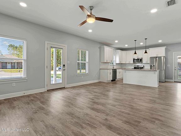 5th image of 3220 Tuna Rd