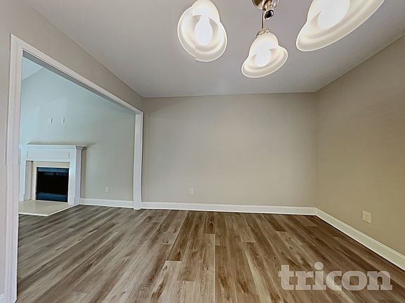 4th image of 1656 Deer Creek Ln