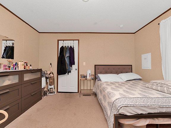 5th image of 8 Willow Ct
