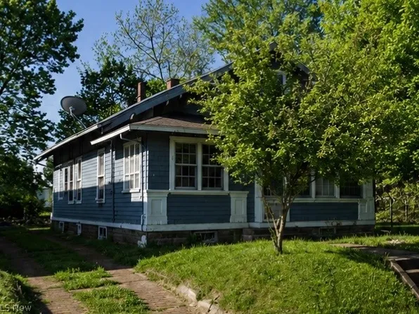966 Cole Ave, Akron, OH 44306