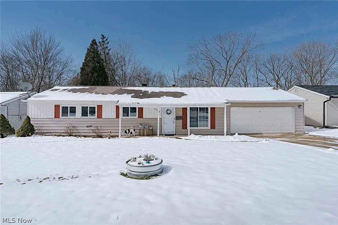 6250 Oxford Ct photo 1