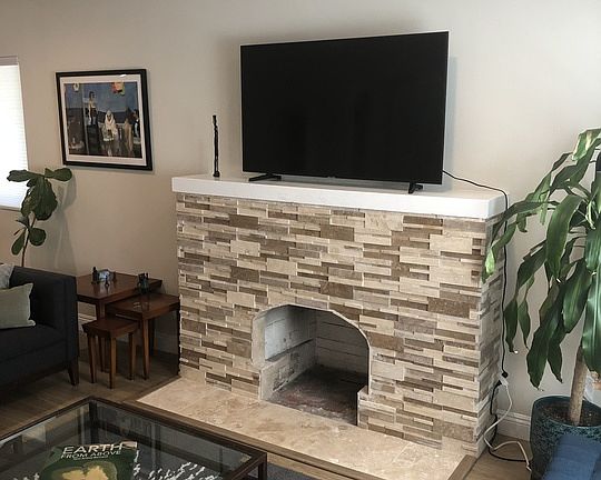 3rd image of 1025 W 51st Pl