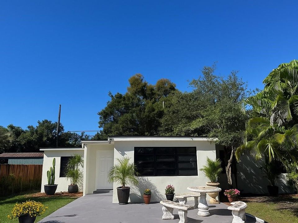 1st image of 1109 NW 15th Avenue