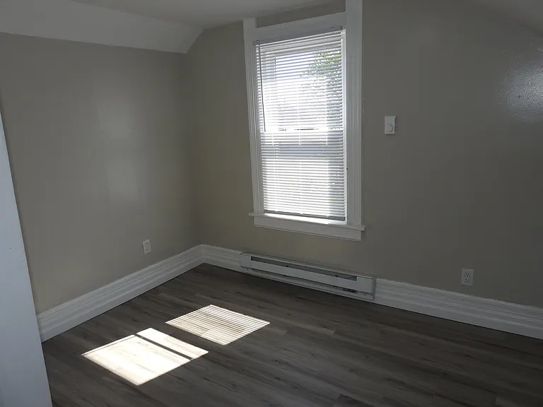 121 Canal Ave — Photo 9