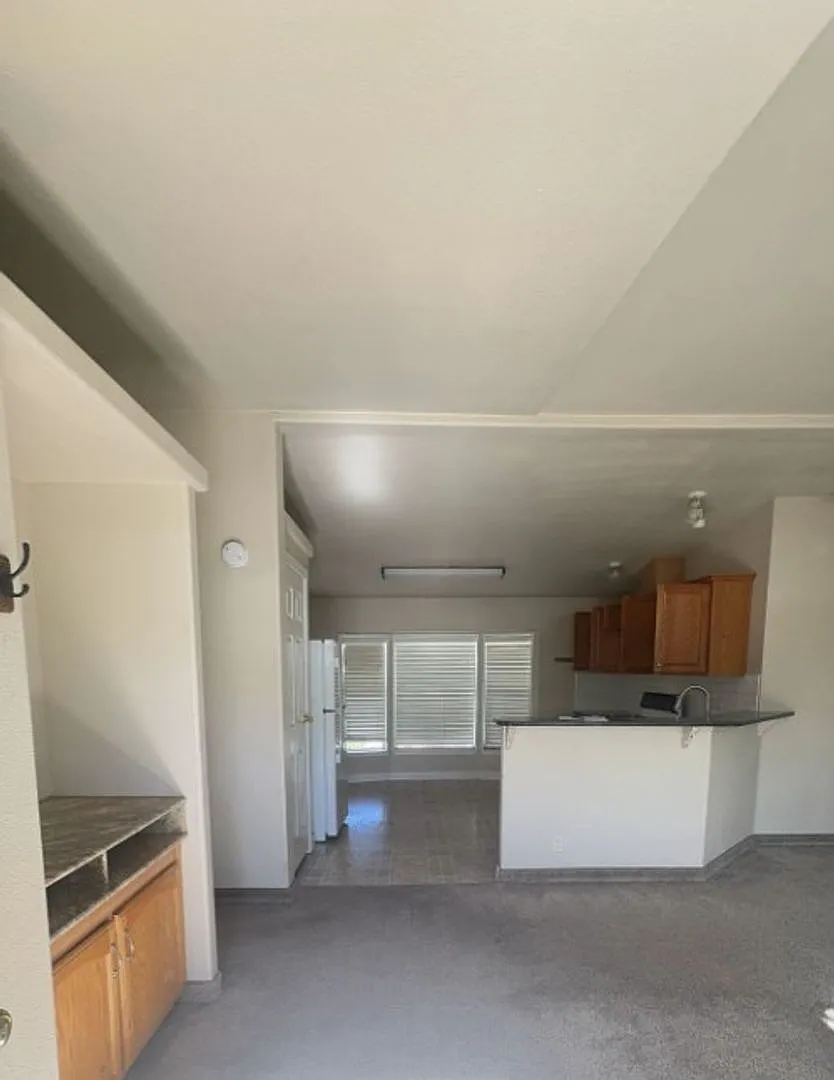 Comfy & Cozy Home for Rent — Photo 3