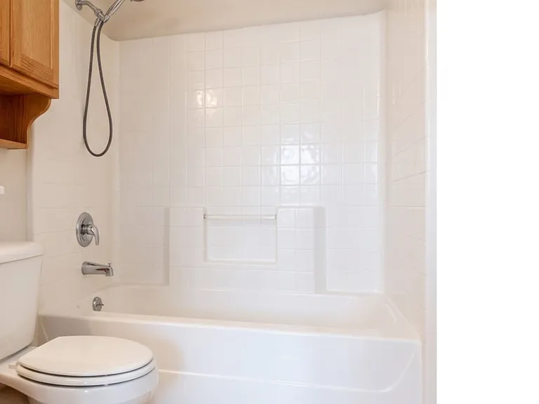 310 Janelle Dr #B — Photo 9