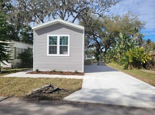 5541 Annette St, Zephyrhills, FL 33542