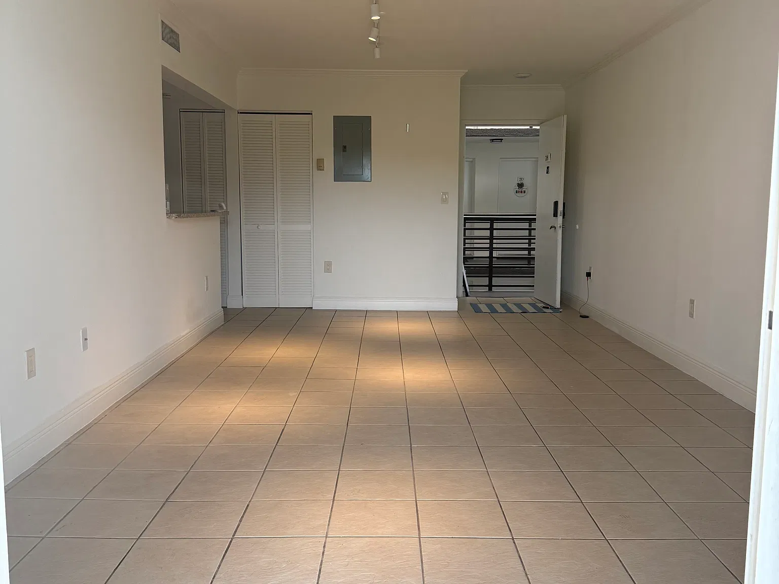 2 bed, 1067 sqft, $2,450 — Photo 4