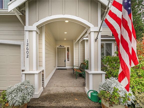 3rd image of 12602 194th Avenue Ct E