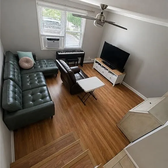 10 Burleigh St #2 — Photo 6