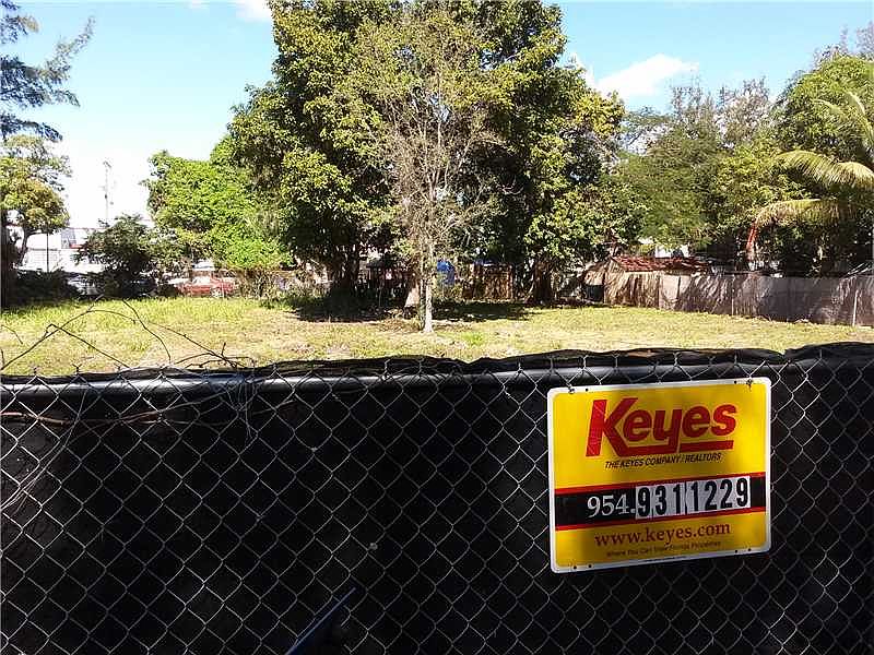2nd image of 153 NE 25th St