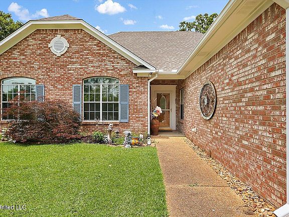 3rd image of 507 Willow Court Dr
