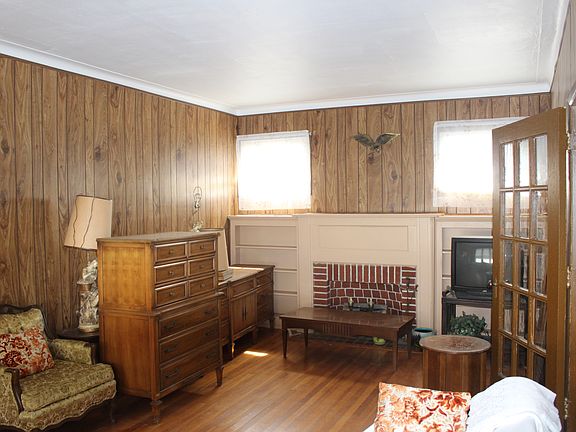 2nd image of 13 Buena Vista Ave