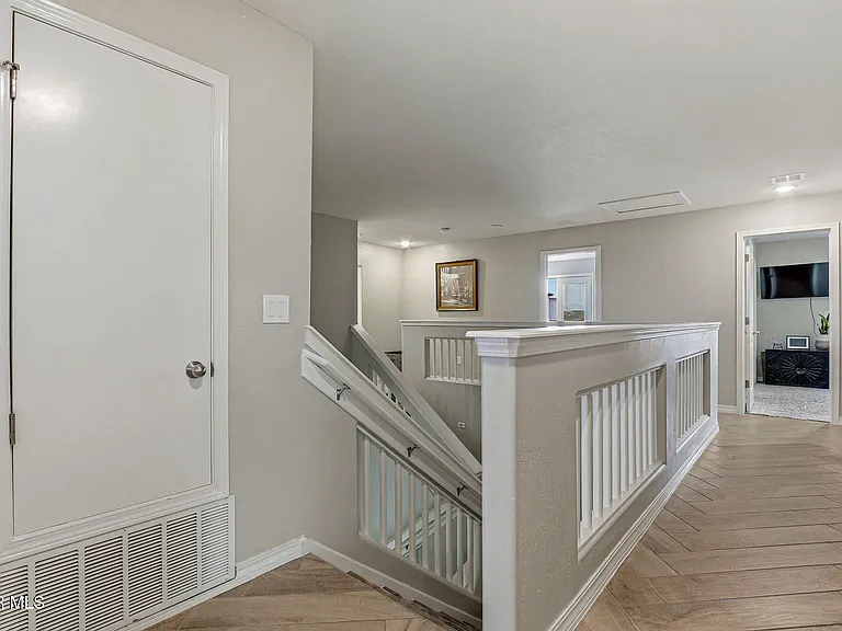 672 La Entrada Cir — Photo 18