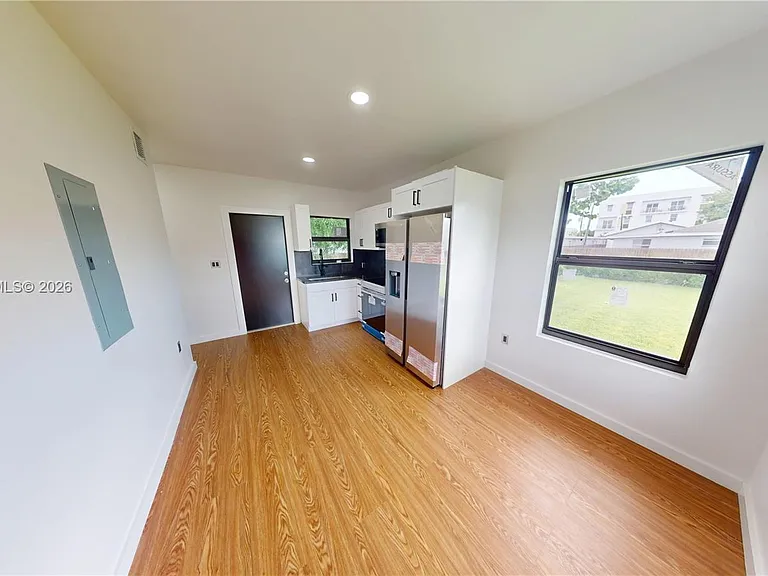 516 NW 2nd Ave #2 — Photo 2