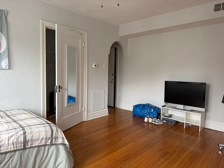 7355 Lindell Blvd #202 — Photo 7