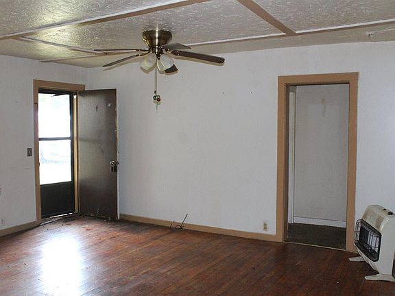 5th image of 1140 N Panther Ave