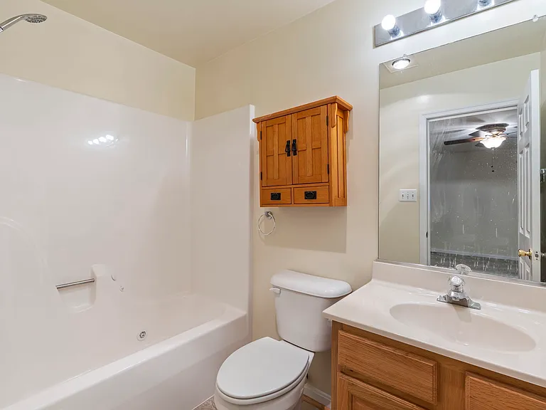 211 Westlake Blvd — Photo 13