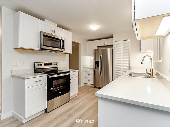 5th image of 17222 435th Ave SE