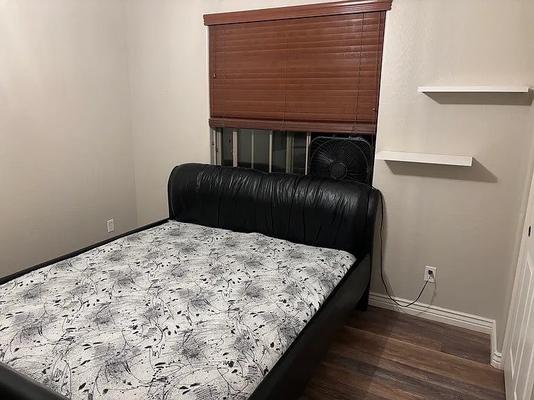 14406 W Port Royale Ln — Photo 20