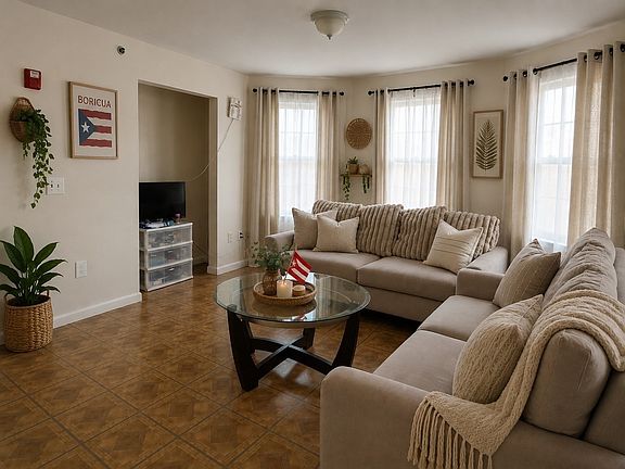 2nd image of 172 Park St #174