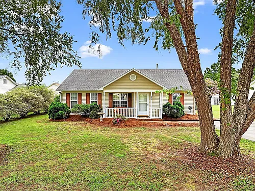 632 Waterford Dr Photo 1
