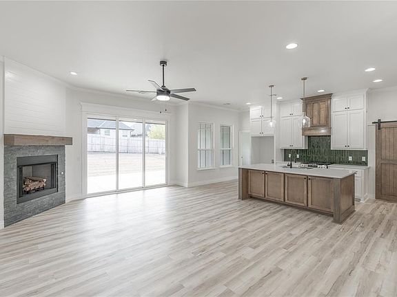 4th image of 9340 SW 42nd St