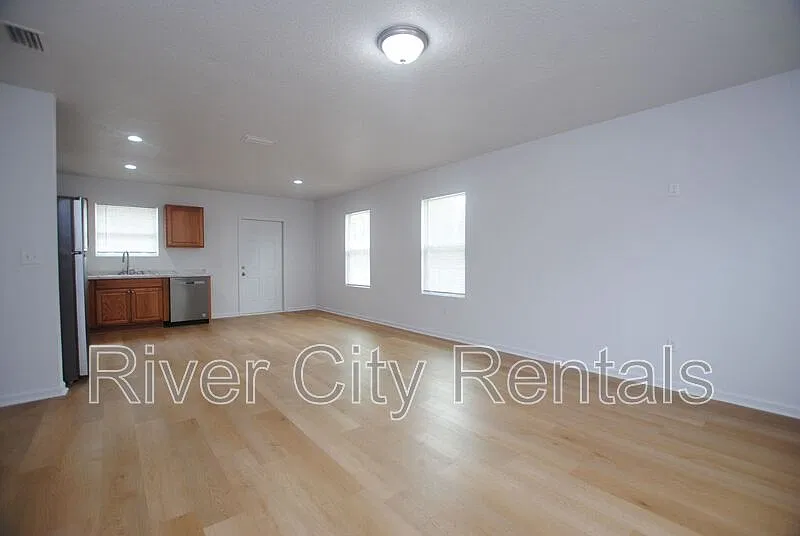 3 bed, 2.0 bath, 1307 sqft, $1,475 — Photo 4