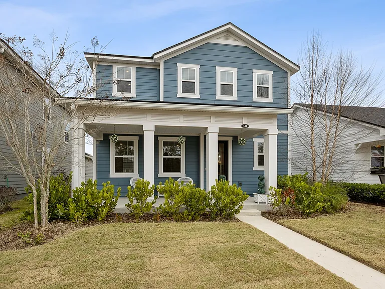 141 Redbud Ln — Photo 1