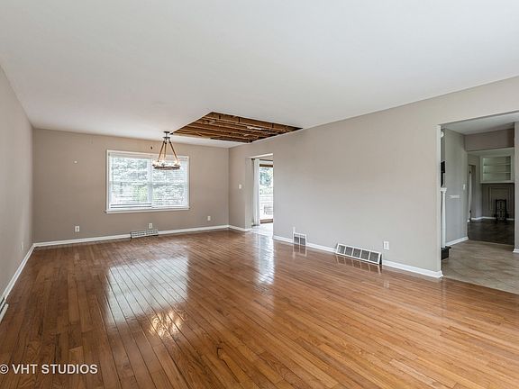 3rd image of 103 Ilehamwood Dr