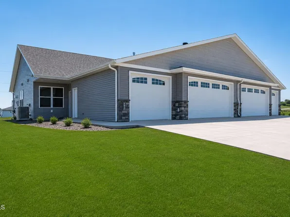 5631 Davies Dr, Bismarck, ND 58503