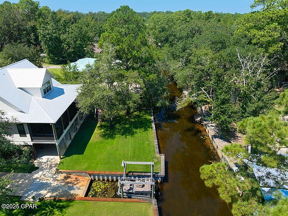 3rd image of 400 Pitts Bayshore Dr
