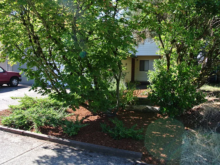 206 NE Powderhorn Dr — Photo 2