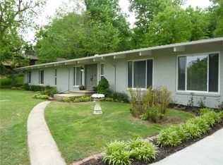 27 N Hartman Ave, Fayetteville, AR 72701