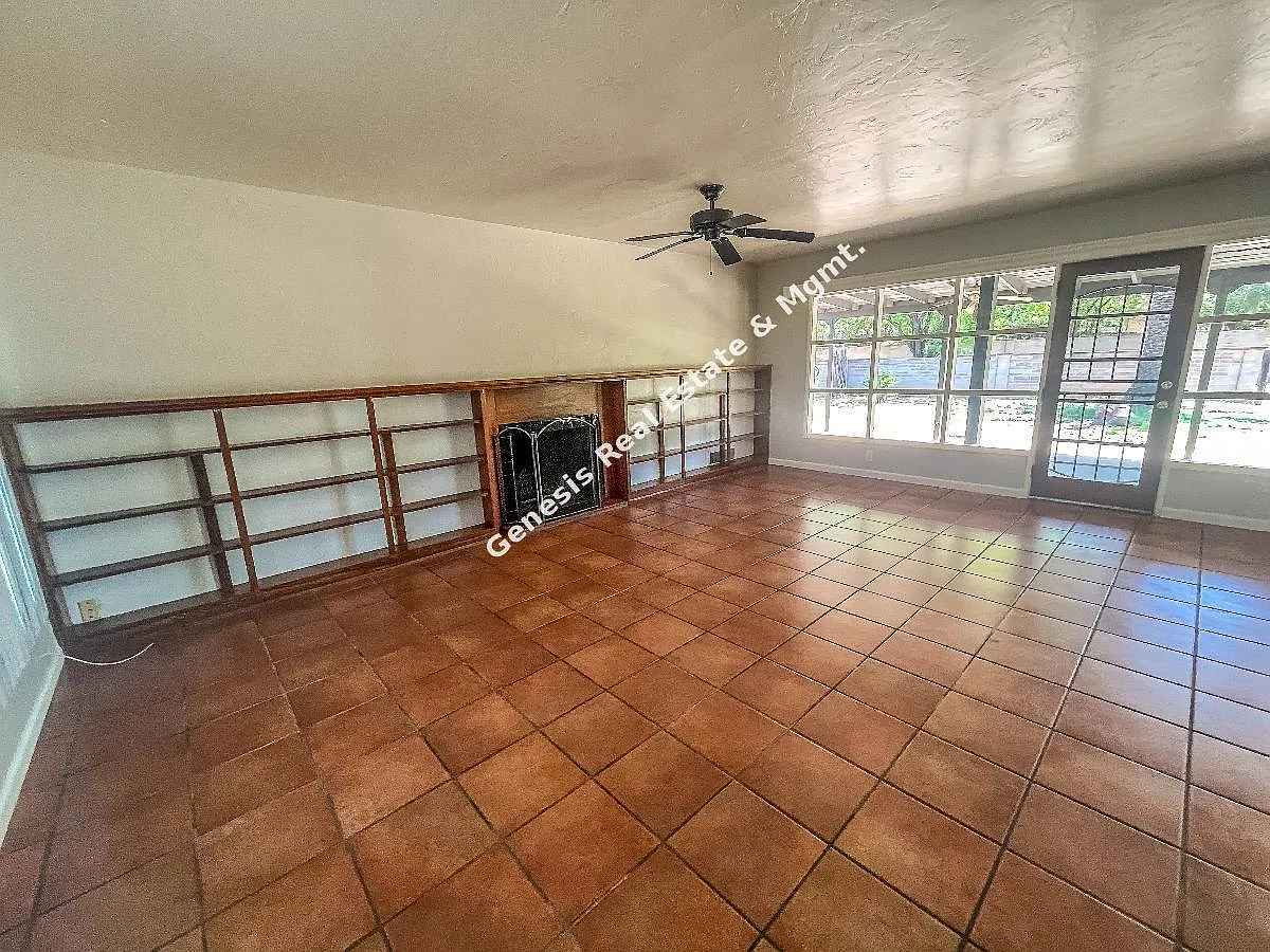 3 bed, 2.0 bath, 1576 sqft, $1,895 — Photo 4