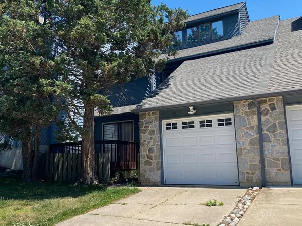 8 Foxtail Ct, Newark, DE 19711