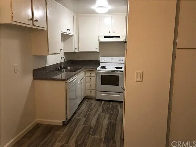 104 N Prospect Ave #4 — Photo 3