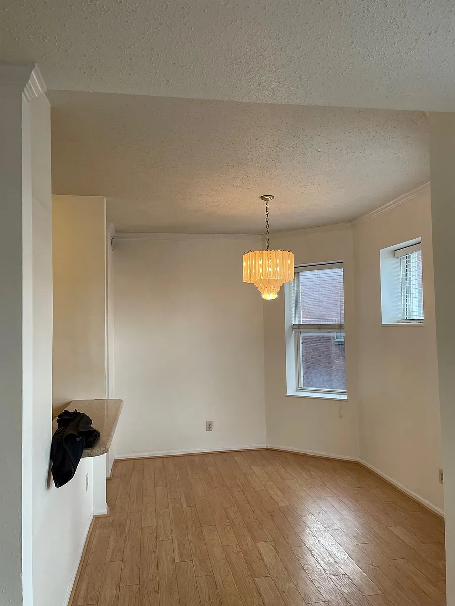 Building Photo - 4319 Lindell Blvd #F