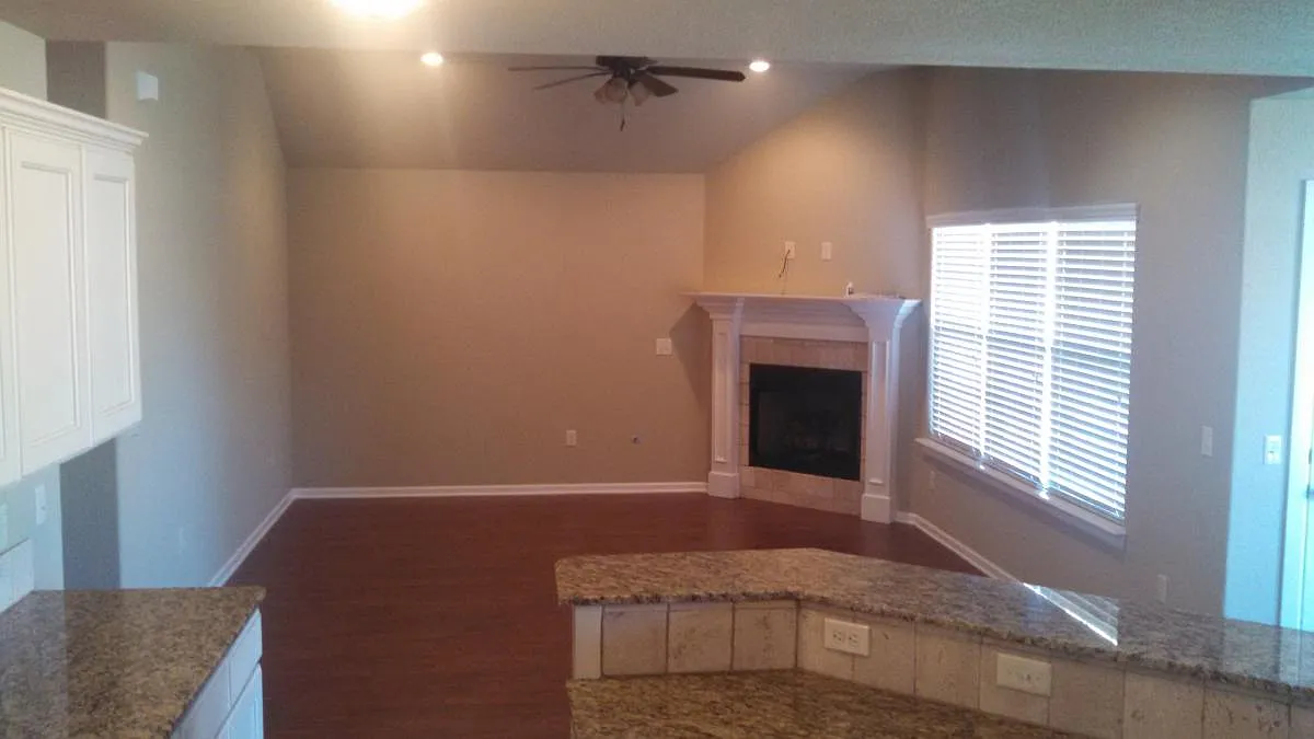 4 bed, 1819 sqft, $1,800 — Photo 4