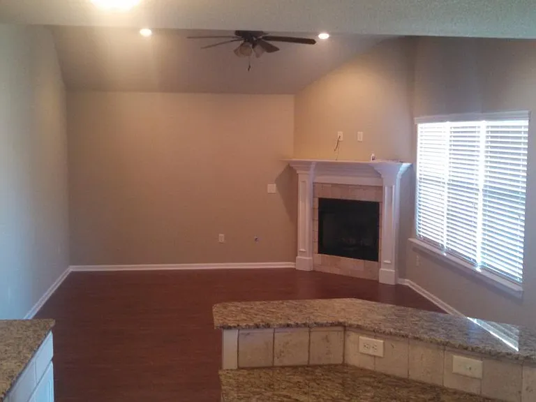 451 Ravenna Dr — Photo 4