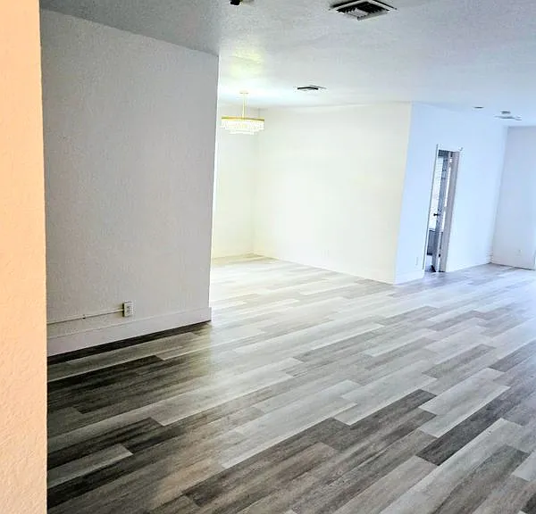 612 NW 6th Ave — Photo 3